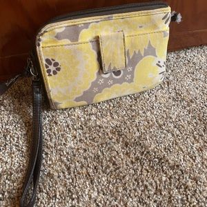 ThirtyOne wrist wallet